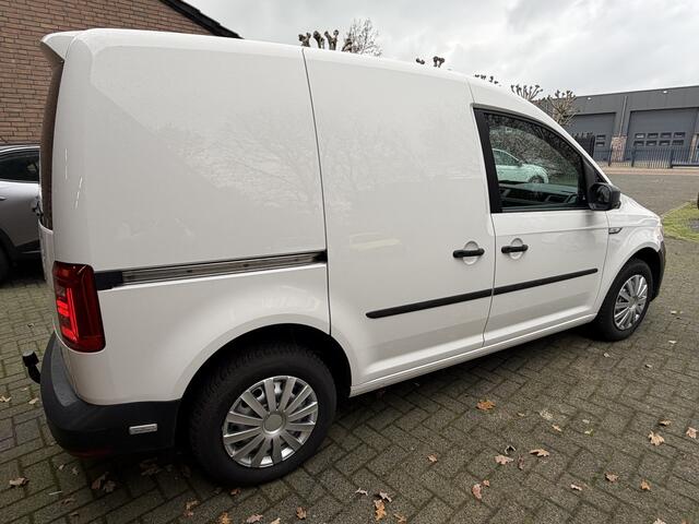 Volkswagen CADDY 2.0 TDI L1H1 BMT Highline Automaat trekhaak Stoel verwarming mooie nette auto