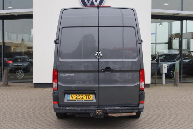 Volkswagen CRAFTER 35 2.0 TDI L3H3 Highline 140PK / 103kW DSG, trekhaak (vaste kogel), LED koplampen, 17" LMV, achteruitijcamera, voorruit verwarmbaar, 3 zits, parkeersensoren voor en achter (pdc), multifunctioneel stuurwiel, navigatie, DAB+, Apple Carplay / Android Auto, N
