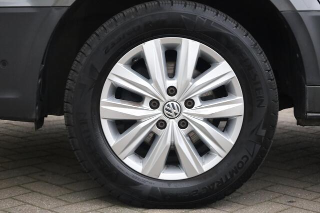 Volkswagen CRAFTER 35 2.0 TDI L3H3 Highline 140PK / 103kW DSG, trekhaak (vaste kogel), LED koplampen, 17" LMV, achteruitijcamera, voorruit verwarmbaar, 3 zits, parkeersensoren voor en achter (pdc), multifunctioneel stuurwiel, navigatie, DAB+, Apple Carplay / Android Auto, N