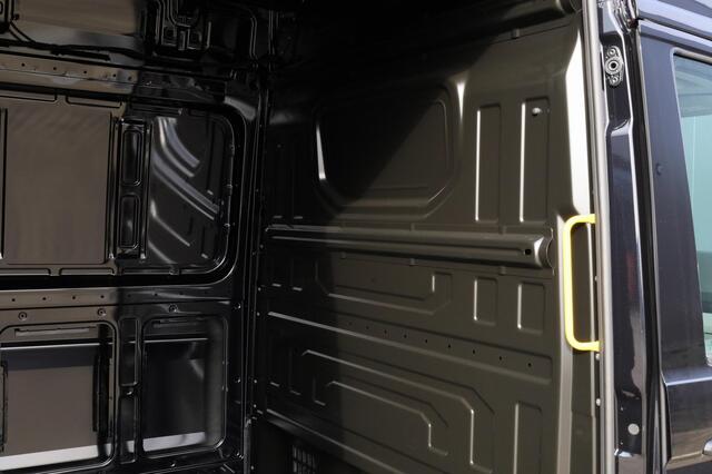 Volkswagen CRAFTER 2.0 TDI EU6 140PK DSG Trendline L3H3 GVW 3.5T WB 3640 MM | Trekhaak | Camera | Clima | DAB