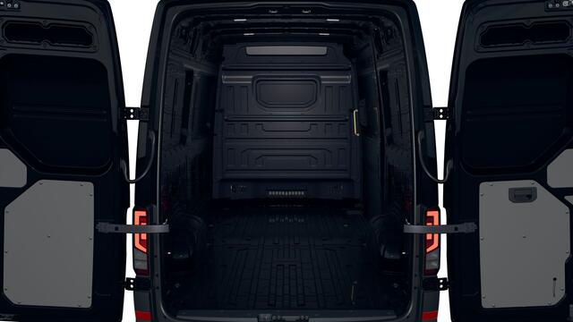 Volkswagen CRAFTER 35 2.0 TDI L3H3 Highline 140 Pk | 3 Zits | Navigatie | Trekhaakvoorbereiding