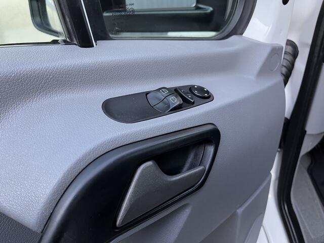 Volkswagen CRAFTER 35 2.0 TDI DC Maxi Kipper 3500kg trekgewicht Euro 6 Airco Cruise controle 6-Persoons Telefoonverbinding Gereedschapskist Kieper Open laadbak Pick-up Bpm vrij