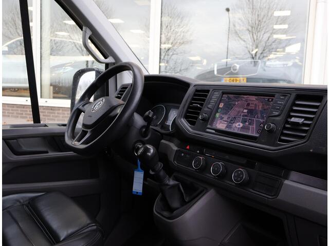 Volkswagen CRAFTER 35 2.0 TDI 140 PK L3H3 + 3000 KG TREKHAAK + NAVIGATIE / CAMERA / DAB / APPLE CARPLAY