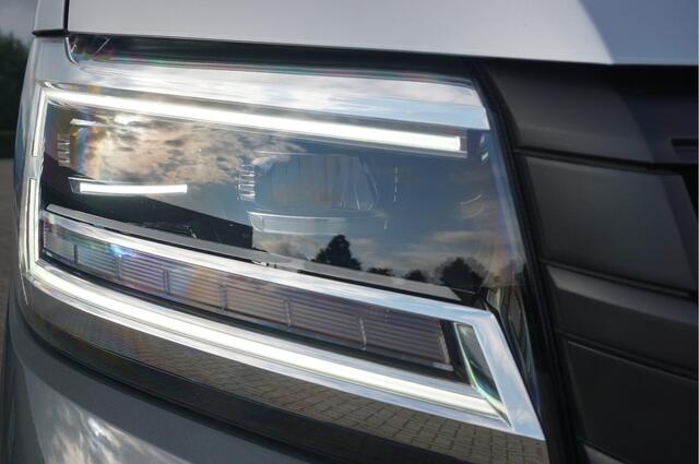 Volkswagen CRAFTER 35 2.0 177 L3H3 AUT Facelift 13" Navi, Cam, Gev. Stoel, LED, 2x Schuifdeur!! NR. T932*