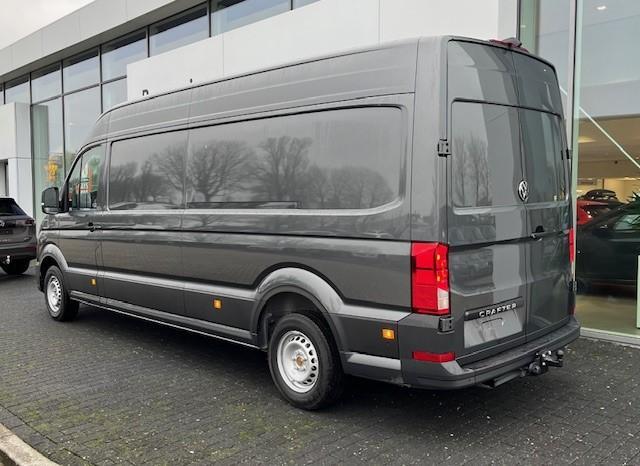 Volkswagen CRAFTER Highline L4 2.0 TDI 140 pk Automaat GVW 3.5T W | 351938 | Navigatie | Alarm | Trekhaak | Versterkte vering | Achteruitrijcamera |