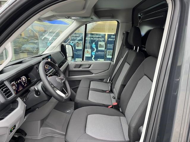 Volkswagen CRAFTER Highline L4 2.0 TDI 140 pk Automaat GVW 3.5T W | 351938 | Navigatie | Alarm | Trekhaak | Versterkte vering | Achteruitrijcamera |