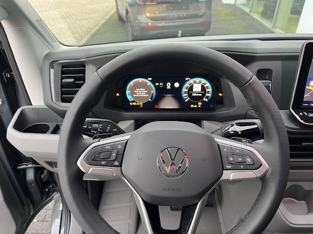 Volkswagen CRAFTER Highline L4 2.0 TDI 140 pk Automaat GVW 3.5T W | 351938 | Navigatie | Alarm | Trekhaak | Versterkte vering | Achteruitrijcamera |