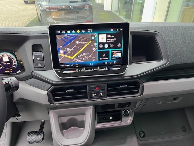 Volkswagen CRAFTER Highline L4 2.0 TDI 140 pk Automaat GVW 3.5T W | 351938 | Navigatie | Alarm | Trekhaak | Versterkte vering | Achteruitrijcamera |