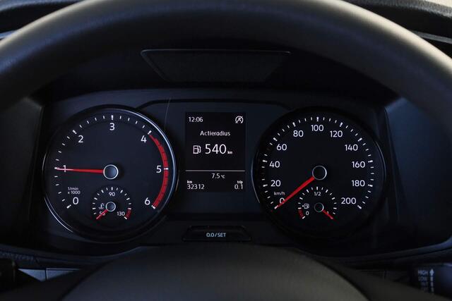 Volkswagen CRAFTER 30 2.0 TDI 140PK L3H3 Highline | Trekhaak | Luchtgeveerde stoel | Camera | Leder | Verwarmbare voorruit