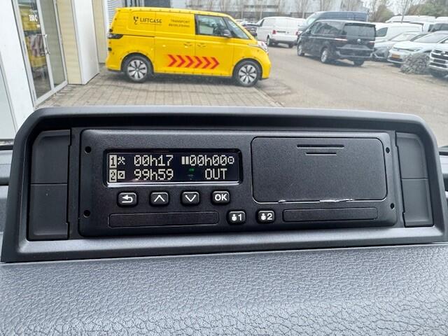 Volkswagen CRAFTER 50 (3.5t teruggekeurd) 2.0 TDI L4 DC Trendline 164PK hand | PDC | tachograaf | 7 zitplaatsen | trekhaak