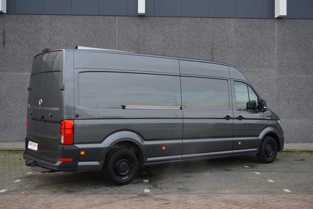 Volkswagen CRAFTER 35 2.0 TDI L4H3 Highline / Trekhaak / 3000KG Trekgewicht / 177 PK / Navigatie / Adaptieve Cruise Control / Apple Carplay / Stoelverwarming