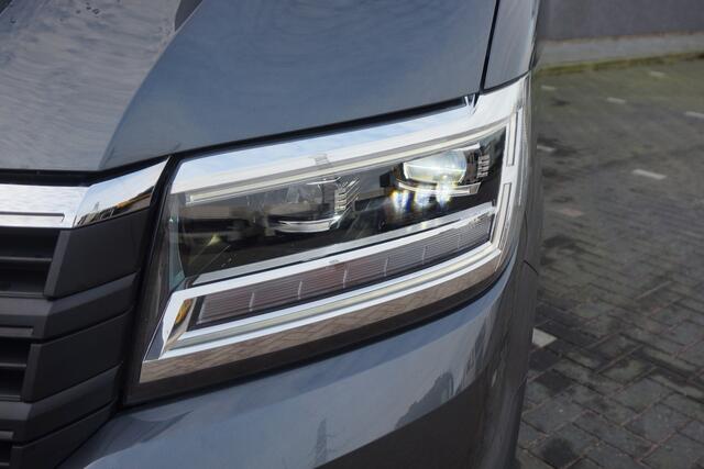 Volkswagen CRAFTER 35 2.0 TDI L4H3 Highline / Trekhaak / 3000KG Trekgewicht / 177 PK / Navigatie / Adaptieve Cruise Control / Apple Carplay / Stoelverwarming