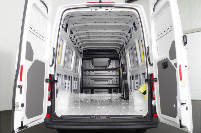 Volkswagen CRAFTER 35t 2.0 TDI L4H3 Highline > Nieuw type en BPM vrij 2024!/camera/LED koplampen/comfort stoel... | 2979 | Lease ook mogelijk!