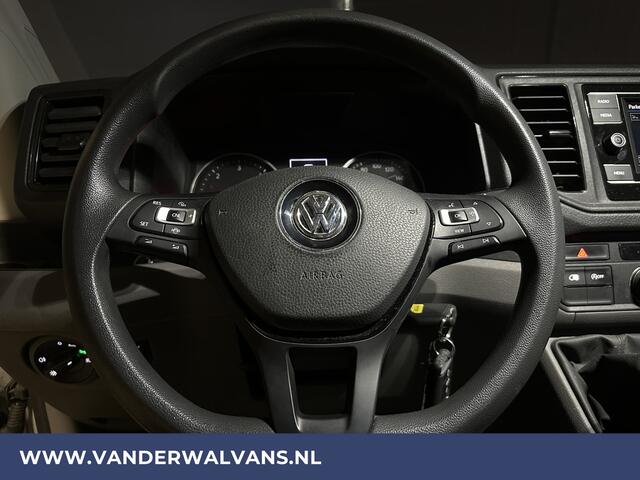 Volkswagen CRAFTER 2.0 TDI 141pk L3H3 L2H2 Euro6 Airco | Camera | Apple Carplay | Android Auto Cruisecontrol, Chauffeursstoel, Parkeersensoren, Bijrijdersbank