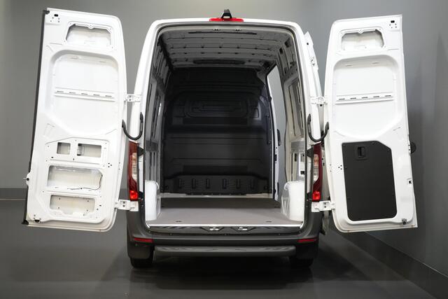 Volkswagen CRAFTER (MB Sprinter 211) Aut. L2H2 BPM VRIJ/ LED/ Standkachel/ Stoelverw./ Carplay/ Cruise/ Camera