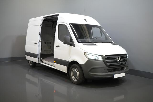 Volkswagen CRAFTER (MB Sprinter 211) Aut. L2H2 BPM VRIJ/ LED/ Standkachel/ Stoelverw./ Carplay/ Cruise/ Camera