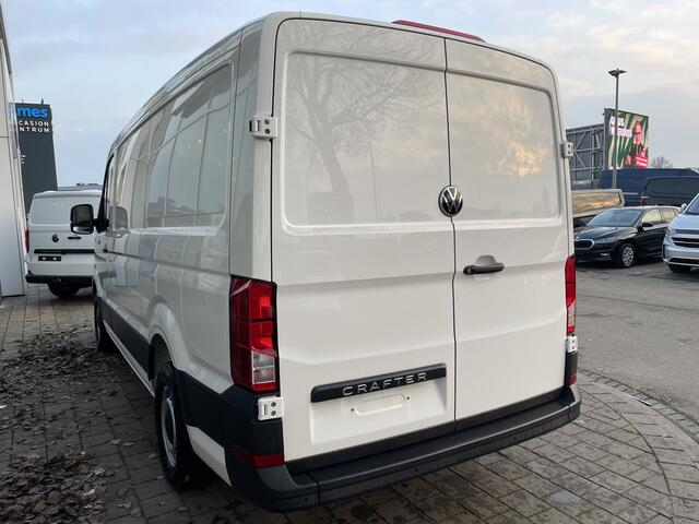Volkswagen CRAFTER 35 2.0 TDI L3H2 | 140 Pk | PDC | App connect | 3 Zit