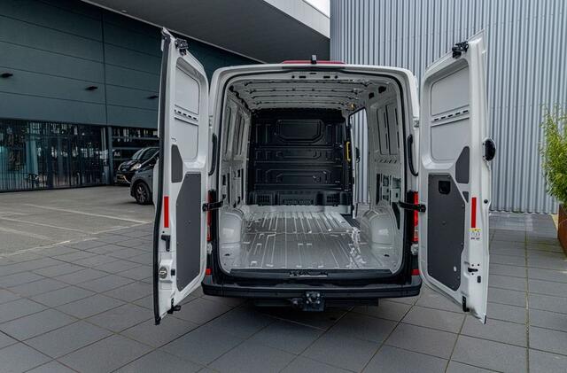 Volkswagen CRAFTER GP L3H2 2.0 TDI 140pk 3.5T Trendline /Direct leverbaar /BPM-vrij