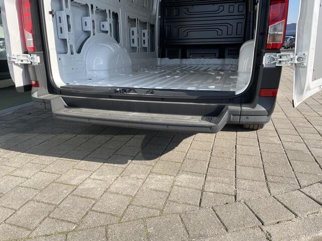 Volkswagen CRAFTER 35 2.0 TDI L3H3 Trendline 140PK hand facelift