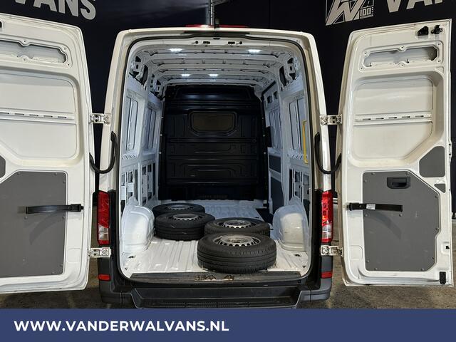 Volkswagen CRAFTER 2.0 TDI 141pk L3H3 L2H2 Euro6 Airco | Camera | Apple Carplay | Cruisecontrol Android Auto, Chauffeursstoel
