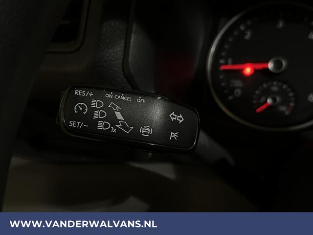 Volkswagen CRAFTER 2.0 TDI 141pk L3H3 L2H2 Euro6 Airco | Camera | Apple Carplay | Cruisecontrol Android Auto, Chauffeursstoel