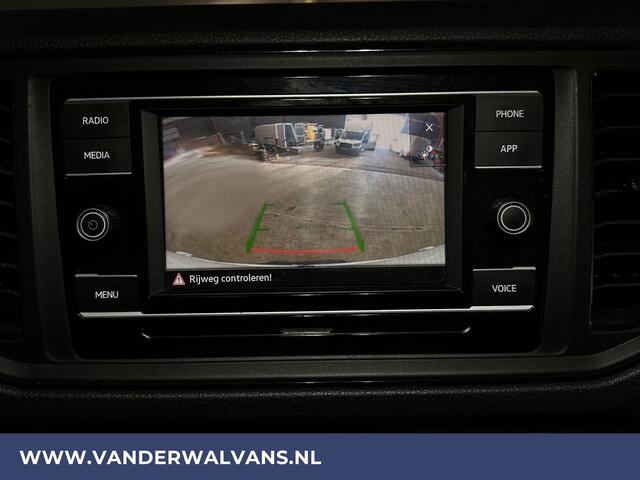 Volkswagen CRAFTER 2.0 TDI 141pk L3H3 L2H2 Euro6 Airco | Camera | Apple Carplay | Cruisecontrol Android Auto, Chauffeursstoel