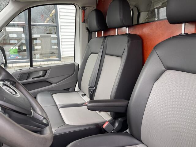 Volkswagen CRAFTER 2.0 TDI 177pk DSG automaat BE trekker / nu 3 persoons / kan omgebouwd worden naar DC 7 persoons / vaste prijs rijklaar ¤ 32.950 ex btw / lease vanaf ¤ 589 / Veldhuizen / dubbellucht
