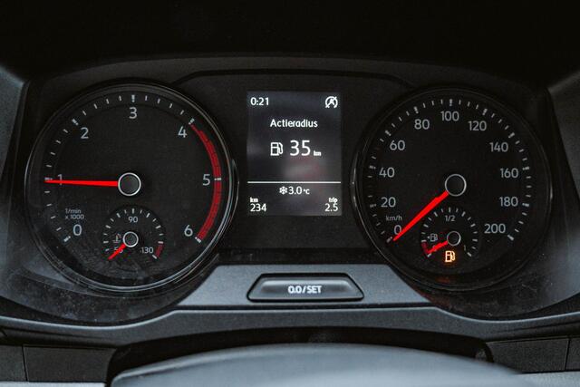 Volkswagen CRAFTER 35 2.0 TDI 177PK L4 Open laadbak Airco | Cruise control | 3-zits | LxBxH 430x203x40 cm |