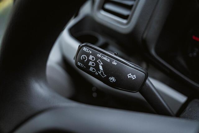 Volkswagen CRAFTER 35 2.0 TDI 177PK L4 Open laadbak Airco | Cruise control | 3-zits | LxBxH 430x203x40 cm |