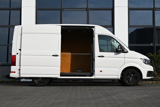 Volkswagen CRAFTER 30 2.0 TDI L3H3 140pk | Special Edition | Betimmering | ¤ 219 P.M.