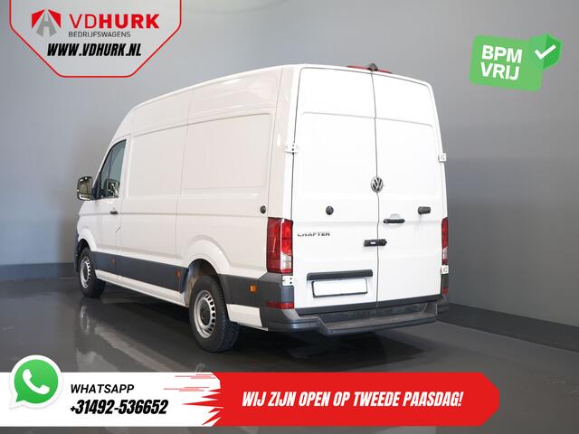 Volkswagen CRAFTER 35 2.0 TDI 140 pk L3H3 BPM VRIJ! 270Gr. Deuren/ Carplay/ Climate/ Camera/ Cruise