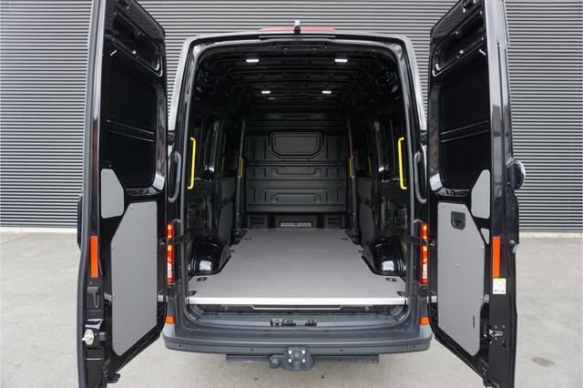 Volkswagen CRAFTER 35 | 2.0 TDI | L3H3 | RWD | 3,5T Trekvermogen | 2x Schuifdeur | Automaat | ACC | Camera | Stoelverwarming | Standkachel