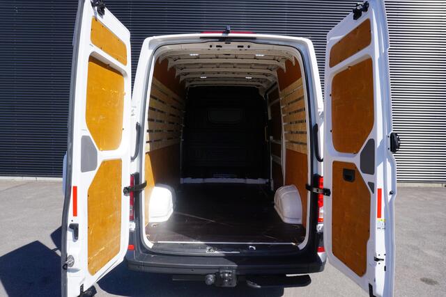 Volkswagen CRAFTER 30 | 140 PK AUT | L3H3 | App-Connect | Camera | Trekhaak | Voorruitverwarming