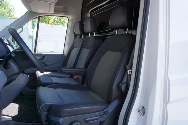 Volkswagen CRAFTER 30 | 140 PK AUT | L3H3 | App-Connect | Camera | Trekhaak | Voorruitverwarming