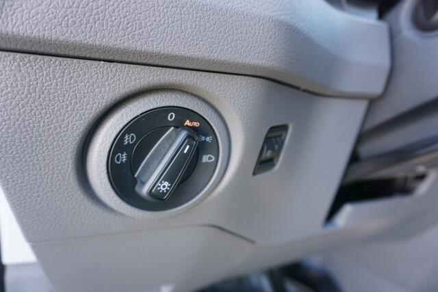 Volkswagen CRAFTER 30 | 140 PK AUT | L3H3 | App-Connect | Camera | Trekhaak | Voorruitverwarming