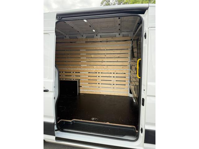 Volkswagen CRAFTER 35 2.0 TDI L3H3 Highline EURO VI 140 PK 3.5T