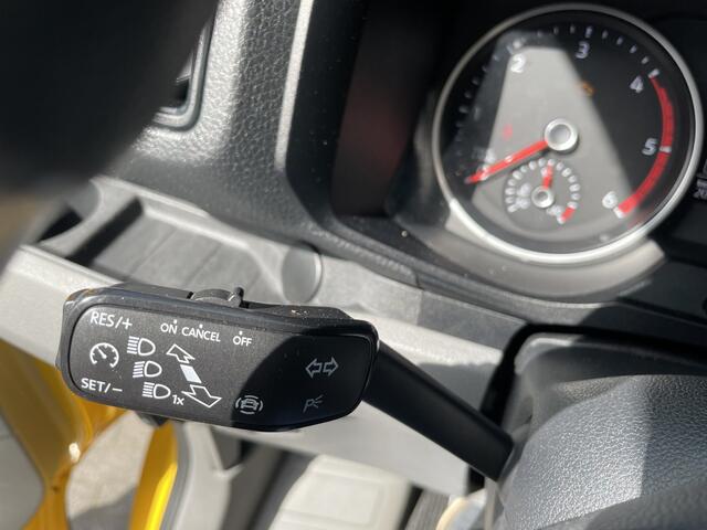 Volkswagen CRAFTER 35 2.0 TDI L4H3 Highline Airco - Cruise control - Achteruitrijcamera - Parkeersensoren - zijschuifdeur rechts - tussenschot volledig - Ideaal voor camper