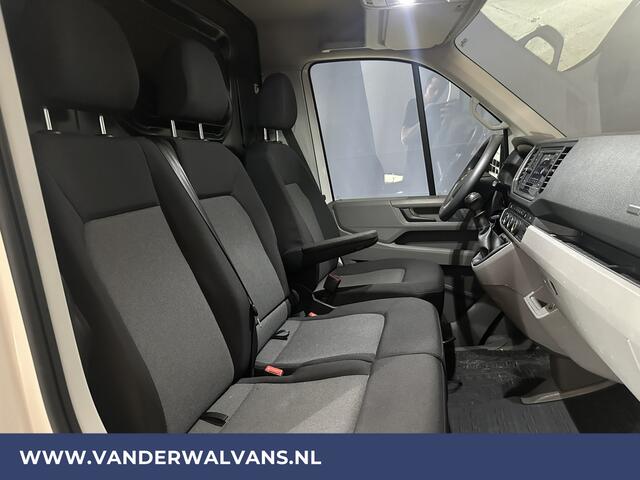Volkswagen CRAFTER 2.0 TDI 141pk L3H2 (Oude L2H1) Euro6 Airco | Camera | Apple Carplay | 3000kg Trekhaak | Cruisecontrol Android Auto, Parkeersensoren, Bijrijdersbank