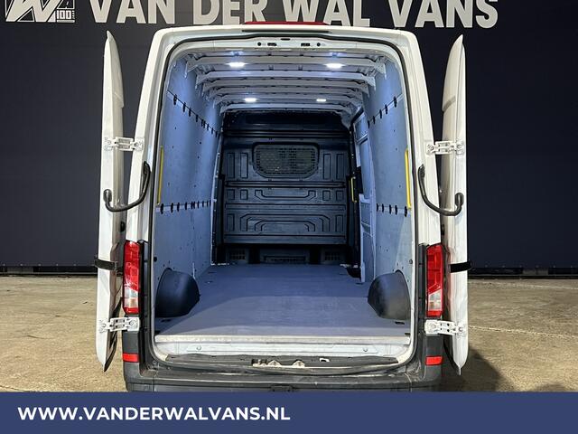 Volkswagen CRAFTER 2.0 TDI 141pk L4H3 L3H2 Euro6 ** Airco | 3000kg trekhaak | Cruisecontrol | Parkeersensoren Bijrijdersbank