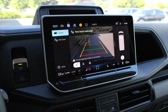 Volkswagen CRAFTER Facelift 30 2.0 TDI 170pk DSG L3H2 Exclusive Facelift Trekhaak Camera Stoelverwarming Led Navigatie