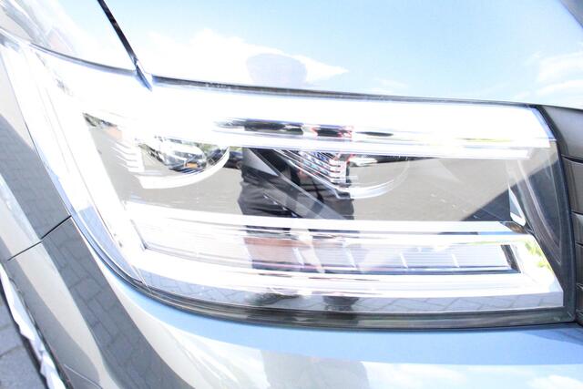 Volkswagen CRAFTER Facelift 30 2.0 TDI 170pk DSG L3H2 Exclusive Facelift Trekhaak Camera Stoelverwarming Led Navigatie