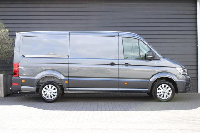 Volkswagen CRAFTER Facelift 30 2.0 TDI 170pk DSG L3H2 Exclusive Facelift Trekhaak Camera Stoelverwarming Led Navigatie