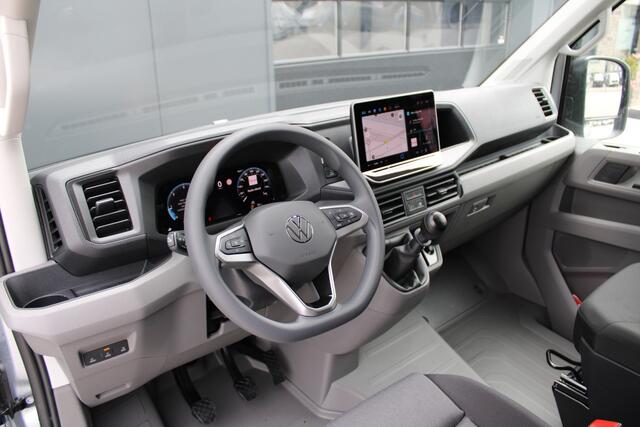 Volkswagen CRAFTER 30 2.0 TDI L3H3 140pk - Navigatie - DAB - Geveerde Stoel - Camera - Carplay - Rijklaar