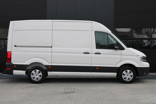 Volkswagen CRAFTER 35 2.0 TDI L3H3 177pk - Facelift - Navigatie - LED - Geveerde stoel - Virtual cockpit - Camera - Trekhaak - Stoelverwarming - Rijklaar