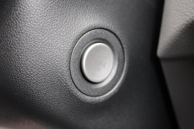 Volkswagen CRAFTER 30 2.0 TDI 140pk DSG L3H3 Exclusive Trekhaak Camera Led Virtual Cockpit Navigatie