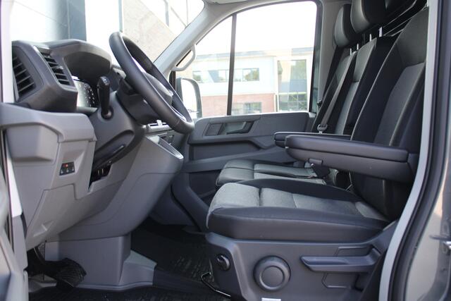 Volkswagen CRAFTER 35 2.0 TDI L3H2 177pk - Facelift - 2x Schuifdeur - Navigatie - LED - Geveerde stoel - Virtual cockpit - Camera - Verwarmd stuur - Stoelverwarming - Rijklaar