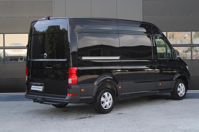 Volkswagen CRAFTER 35 2.0 TDI L3H3 177pk - Facelift - Navigatie - LED - Geveerde stoel - Virtual cockpit - Camera - Trekhaak - Stoelverwarming - Rijklaar