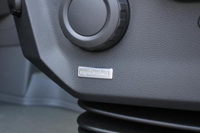 Volkswagen CRAFTER 35 2.0 TDI L3H3 177pk - Facelift - Navigatie - LED - Geveerde stoel - Virtual cockpit - Camera - Trekhaak - Stoelverwarming - Rijklaar