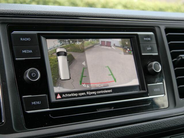 Volkswagen CRAFTER 35 2.0 TDI 141PK L3H3 Highline | TREKHAAK | CAMERA | CARPLAY |