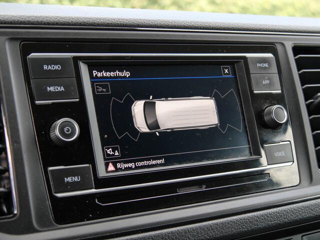 Volkswagen CRAFTER 35 2.0 TDI 141PK L3H3 Highline | TREKHAAK | CAMERA | CARPLAY |